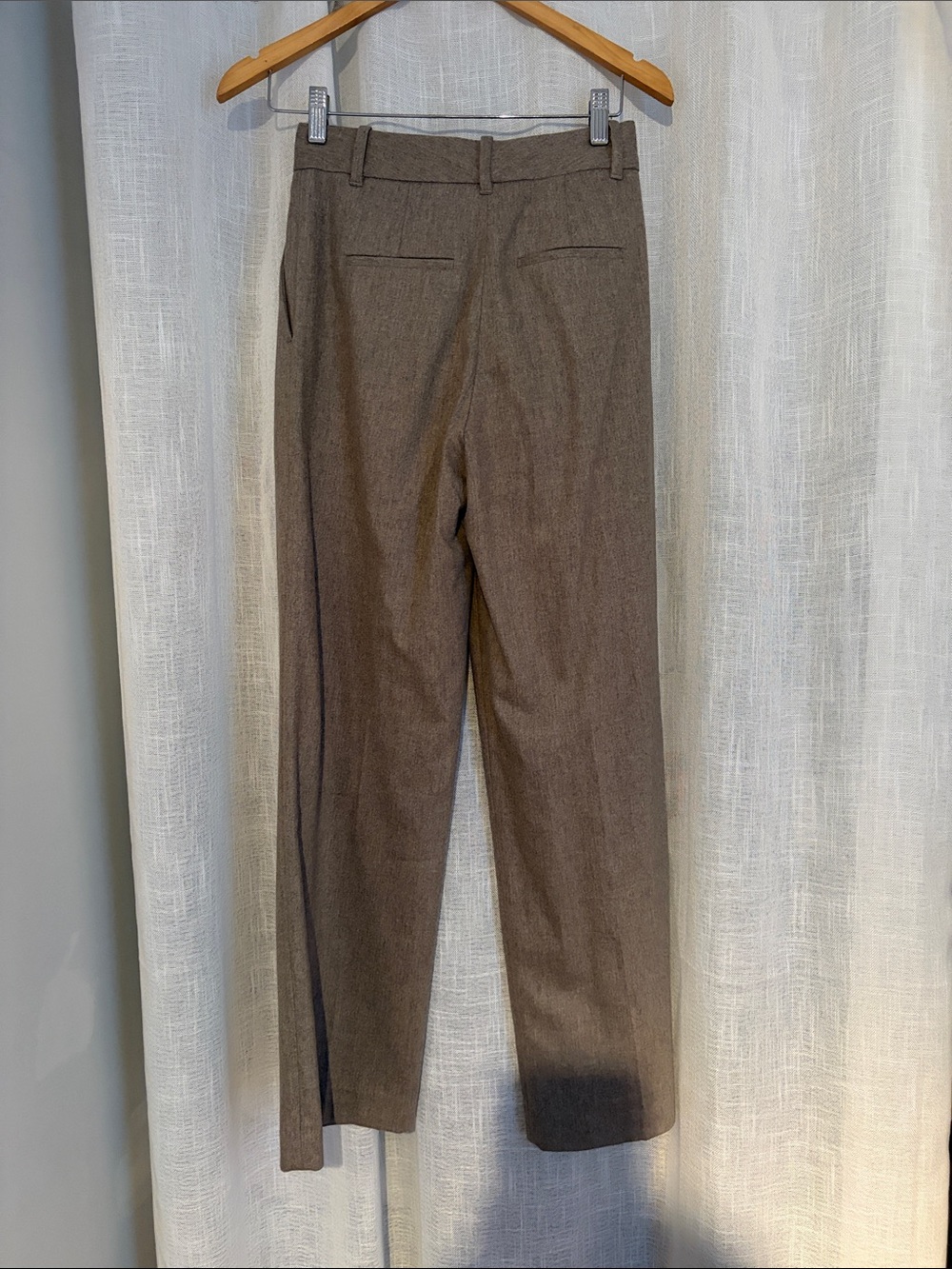 Aritzia Effortless Pants - Picture 3 of 5